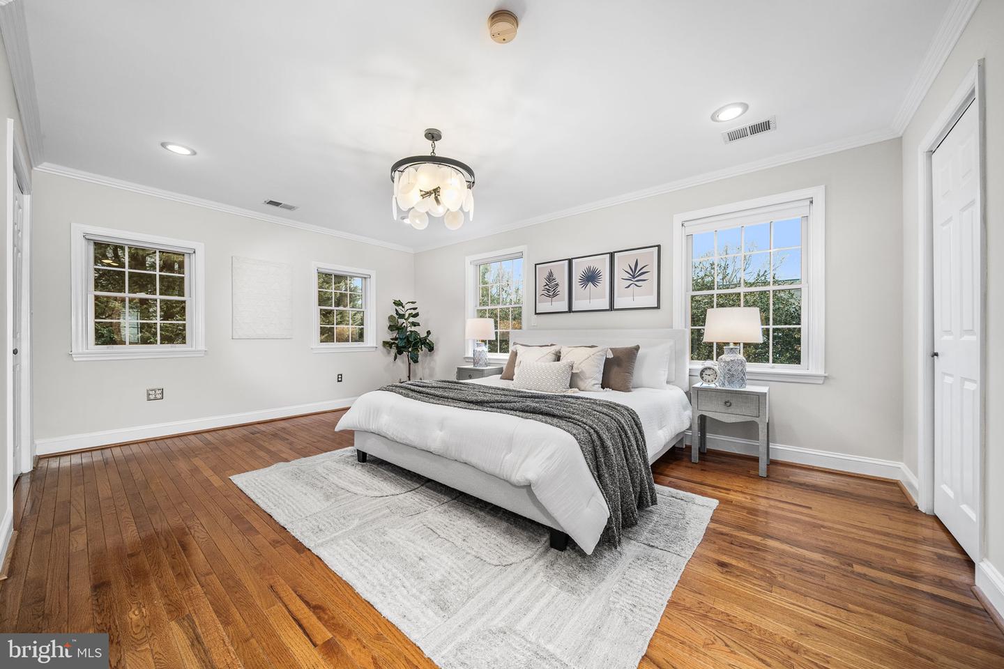 4923 34TH RD N, ARLINGTON, Virginia 22207, 4 Bedrooms Bedrooms, ,3 BathroomsBathrooms,Residential,For sale,4923 34TH RD N,VAAR2069338 MLS # VAAR2069338