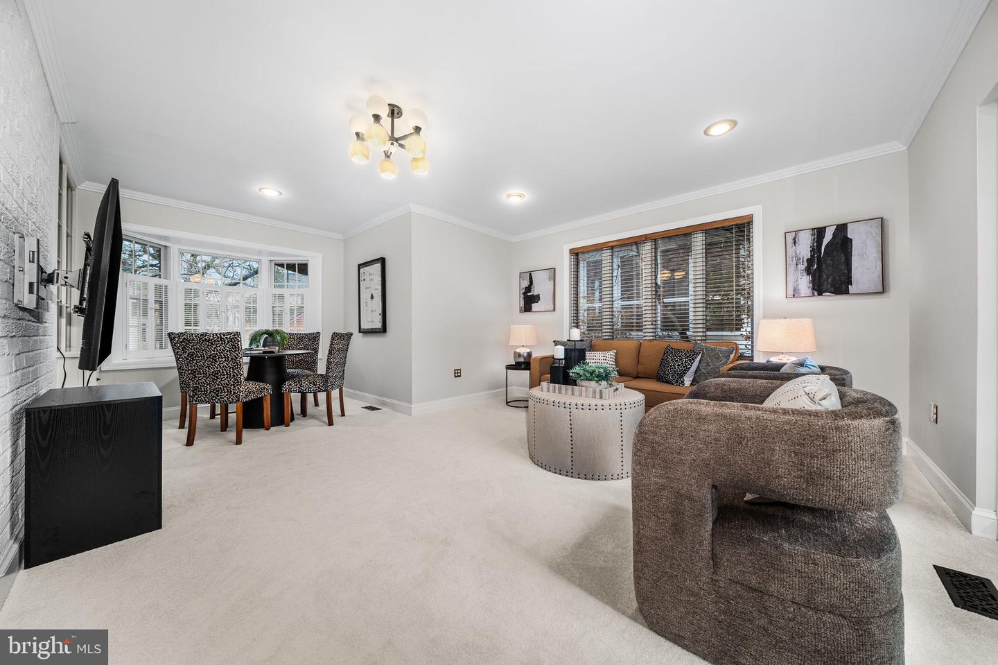 4923 34TH RD N, ARLINGTON, Virginia 22207, 4 Bedrooms Bedrooms, ,3 BathroomsBathrooms,Residential,For sale,4923 34TH RD N,VAAR2069338 MLS # VAAR2069338