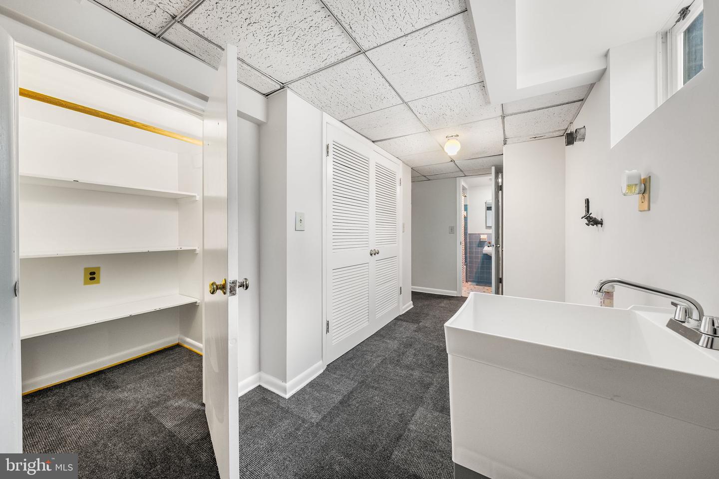 4923 34TH RD N, ARLINGTON, Virginia 22207, 4 Bedrooms Bedrooms, ,3 BathroomsBathrooms,Residential,For sale,4923 34TH RD N,VAAR2069338 MLS # VAAR2069338