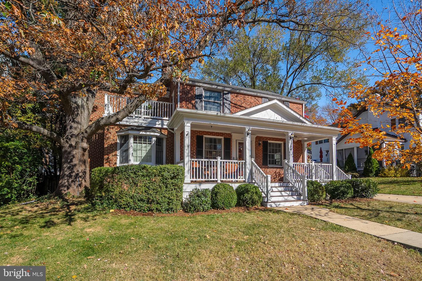 4923 34TH RD N, ARLINGTON, Virginia 22207, 4 Bedrooms Bedrooms, ,3 BathroomsBathrooms,Residential,For sale,4923 34TH RD N,VAAR2069338 MLS # VAAR2069338