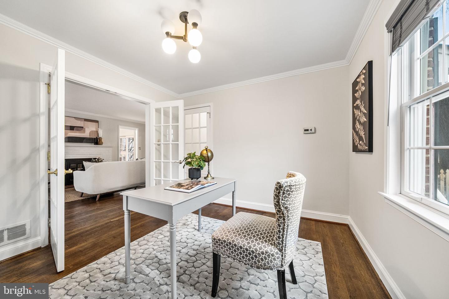 4923 34TH RD N, ARLINGTON, Virginia 22207, 4 Bedrooms Bedrooms, ,3 BathroomsBathrooms,Residential,For sale,4923 34TH RD N,VAAR2069338 MLS # VAAR2069338