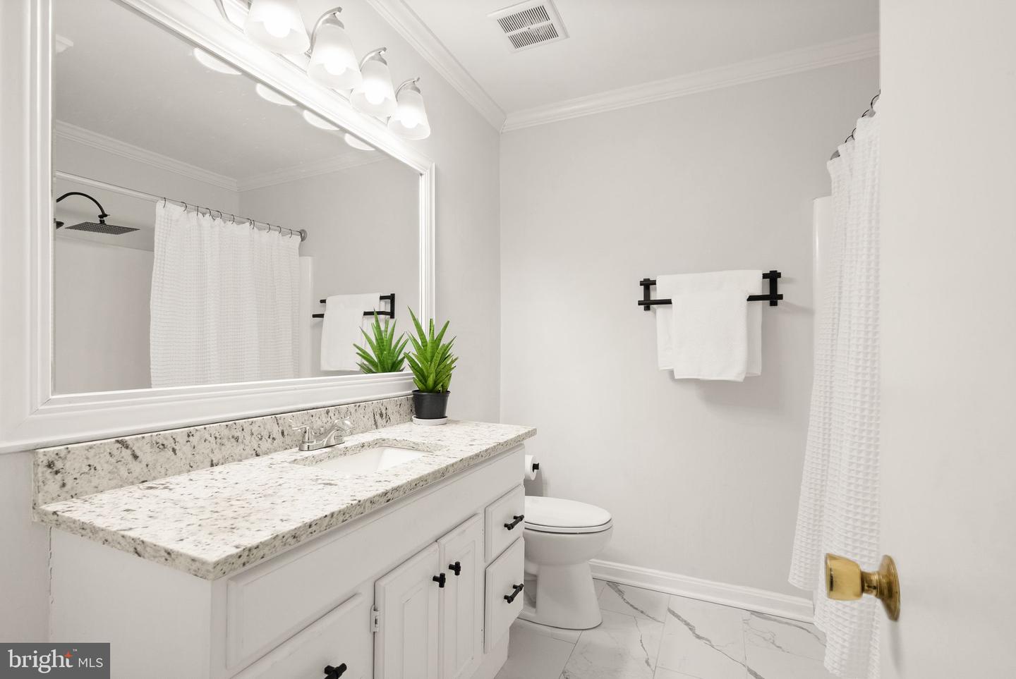 14366 AVOCADO CT #21B, CENTREVILLE, Virginia 20121, 2 Bedrooms Bedrooms, ,1 BathroomBathrooms,Residential,For sale,14366 AVOCADO CT #21B,VAFX2293022 MLS # VAFX2293022