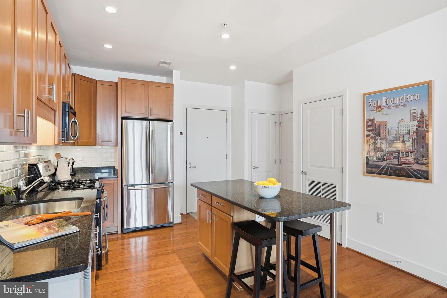 1800 WILSON BLVD #214, ARLINGTON, Virginia 22201, 1 Bedroom Bedrooms, ,1 BathroomBathrooms,Residential,For sale,1800 WILSON BLVD #214,VAAR2069318 MLS # VAAR2069318