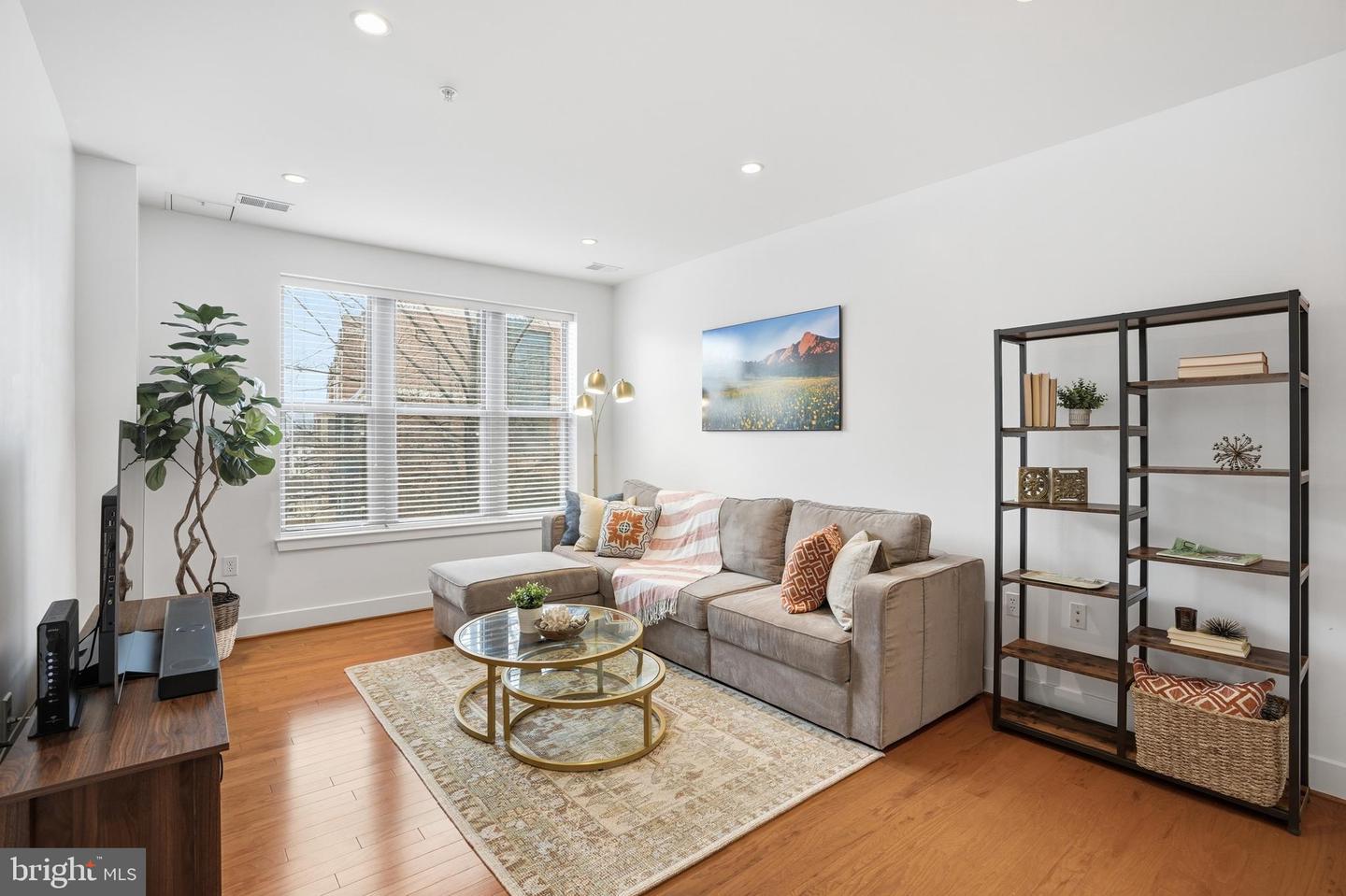 1800 WILSON BLVD #214, ARLINGTON, Virginia 22201, 1 Bedroom Bedrooms, ,1 BathroomBathrooms,Residential,For sale,1800 WILSON BLVD #214,VAAR2069318 MLS # VAAR2069318