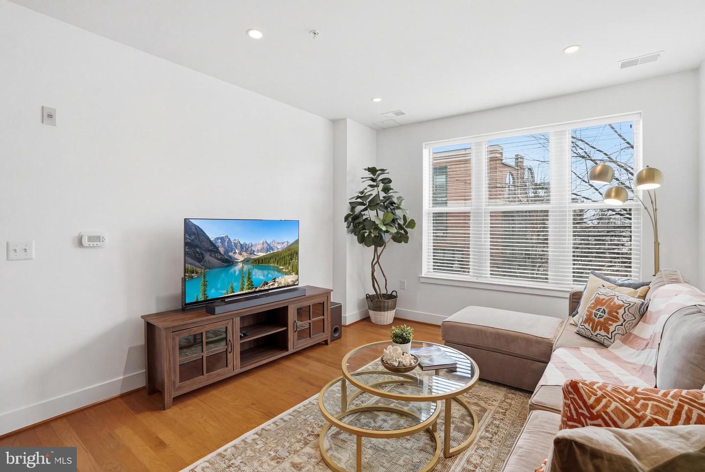 1800 WILSON BLVD #214, ARLINGTON, Virginia 22201, 1 Bedroom Bedrooms, ,1 BathroomBathrooms,Residential,For sale,1800 WILSON BLVD #214,VAAR2069318 MLS # VAAR2069318