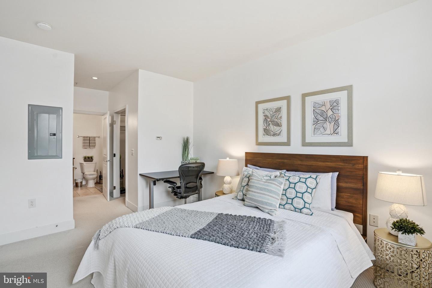 1800 WILSON BLVD #214, ARLINGTON, Virginia 22201, 1 Bedroom Bedrooms, ,1 BathroomBathrooms,Residential,For sale,1800 WILSON BLVD #214,VAAR2069318 MLS # VAAR2069318