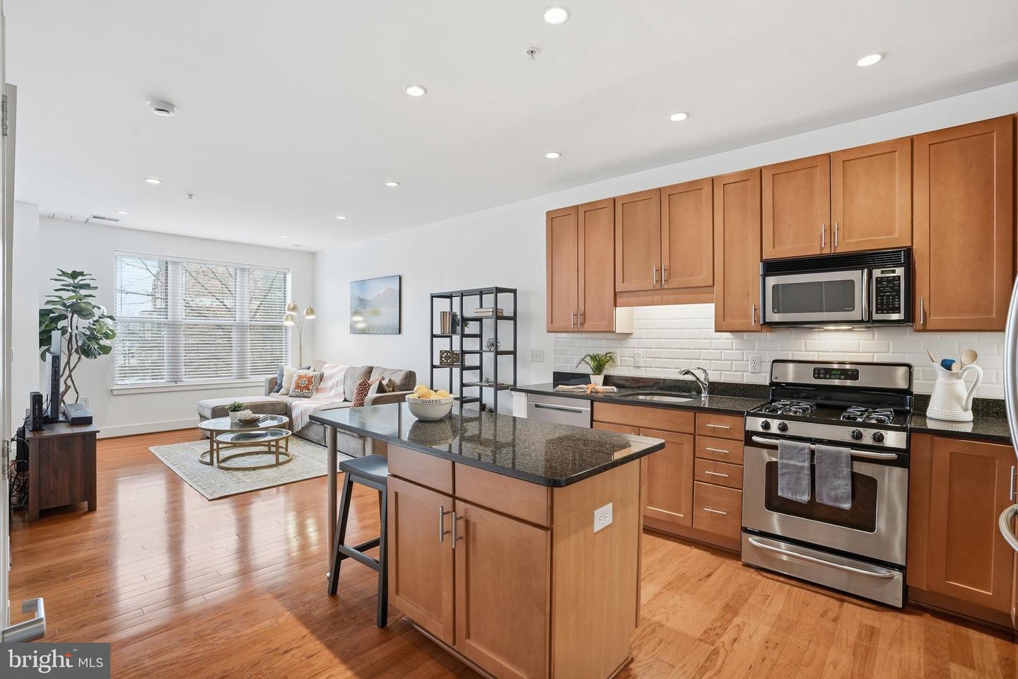 1800 WILSON BLVD #214, ARLINGTON, Virginia 22201, 1 Bedroom Bedrooms, ,1 BathroomBathrooms,Residential,For sale,1800 WILSON BLVD #214,VAAR2069318 MLS # VAAR2069318