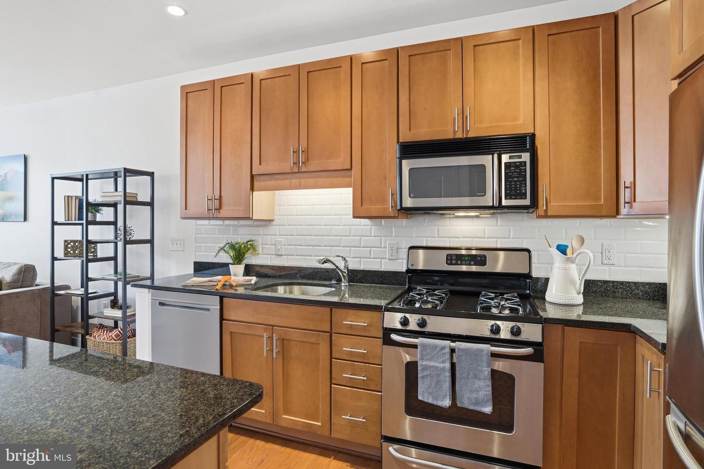 1800 WILSON BLVD #214, ARLINGTON, Virginia 22201, 1 Bedroom Bedrooms, ,1 BathroomBathrooms,Residential,For sale,1800 WILSON BLVD #214,VAAR2069318 MLS # VAAR2069318