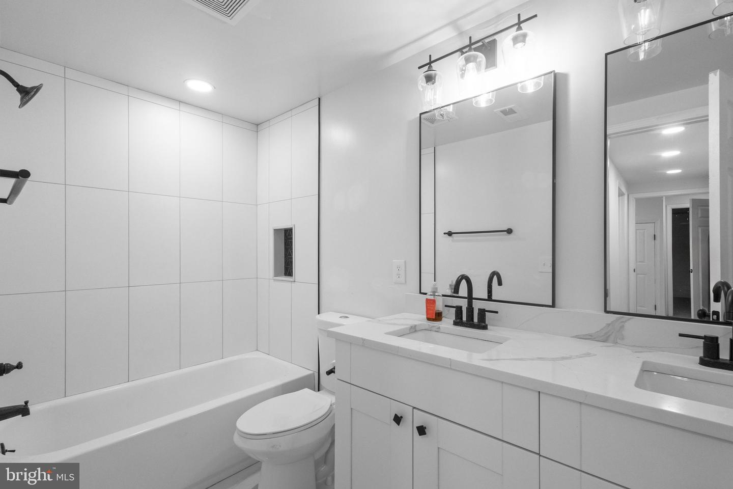 15651 BERLIN TPKE, HILLSBORO, Virginia 20132, 4 Bedrooms Bedrooms, ,2 BathroomsBathrooms,Residential,For sale,15651 BERLIN TPKE,VALO2116874 MLS # VALO2116874