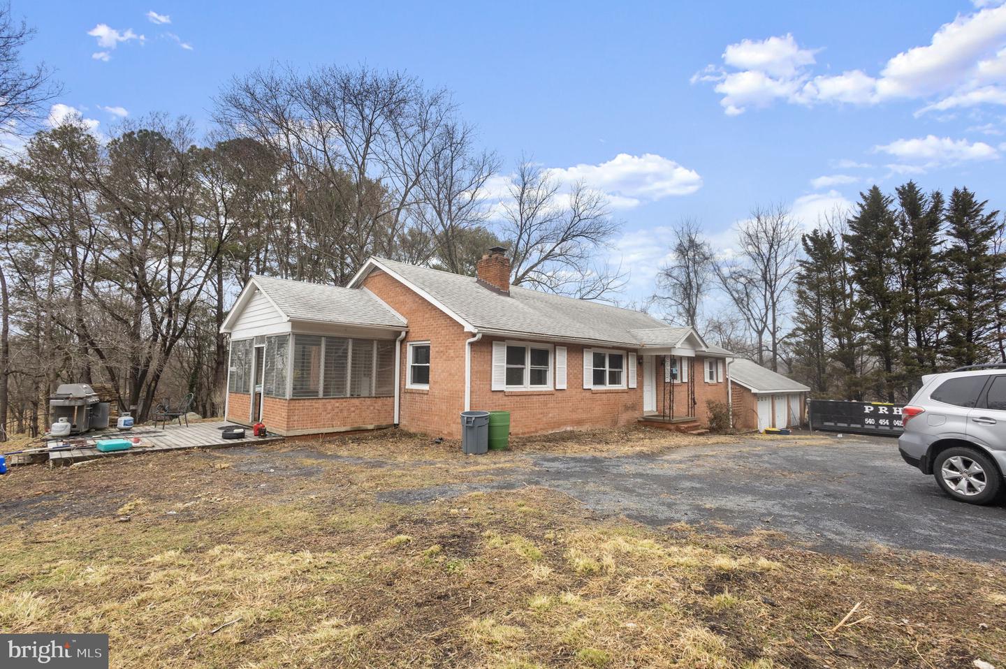 15651 BERLIN TPKE, HILLSBORO, Virginia 20132, 4 Bedrooms Bedrooms, ,2 BathroomsBathrooms,Residential,For sale,15651 BERLIN TPKE,VALO2116874 MLS # VALO2116874