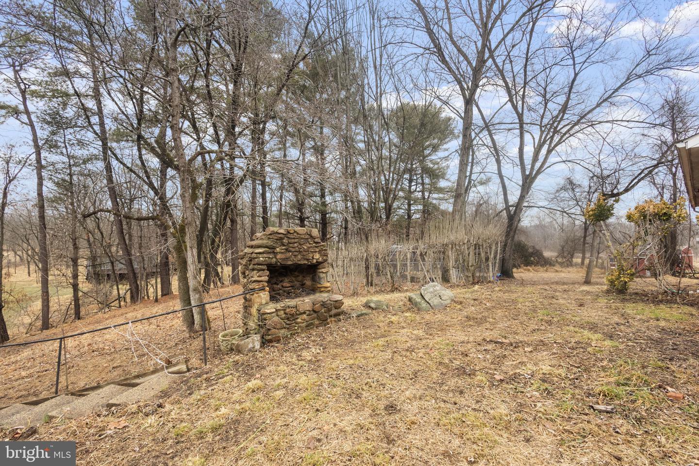 15651 BERLIN TPKE, HILLSBORO, Virginia 20132, 4 Bedrooms Bedrooms, ,2 BathroomsBathrooms,Residential,For sale,15651 BERLIN TPKE,VALO2116874 MLS # VALO2116874