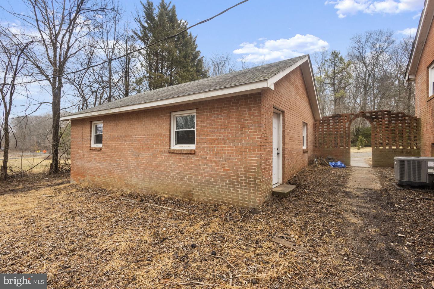 15651 BERLIN TPKE, HILLSBORO, Virginia 20132, 4 Bedrooms Bedrooms, ,2 BathroomsBathrooms,Residential,For sale,15651 BERLIN TPKE,VALO2116874 MLS # VALO2116874