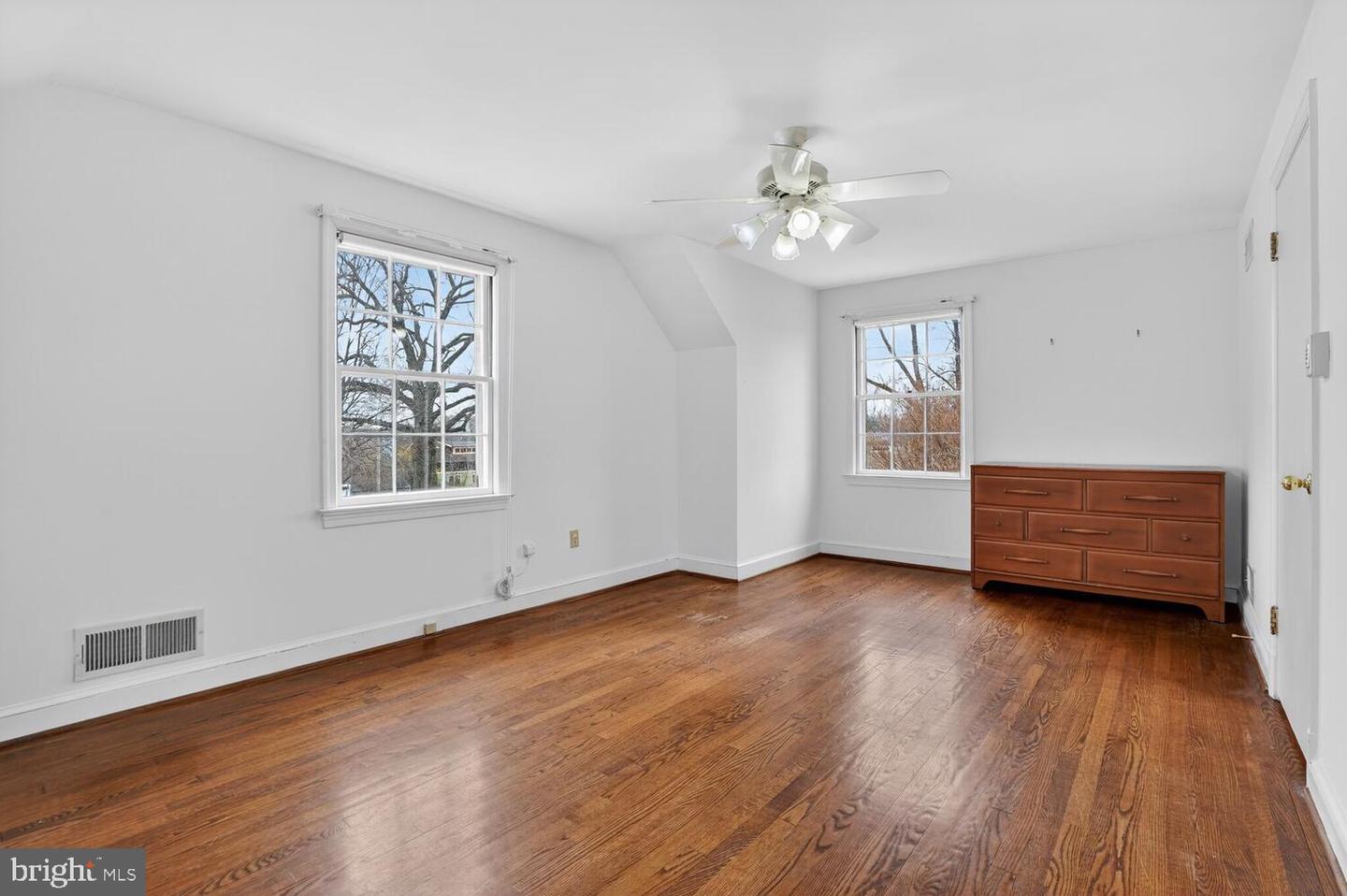 2420 CAMERON MILLS RD, ALEXANDRIA, Virginia 22302, 3 Bedrooms Bedrooms, ,2 BathroomsBathrooms,Residential,For sale,2420 CAMERON MILLS RD,VAAX2054552 MLS # VAAX2054552