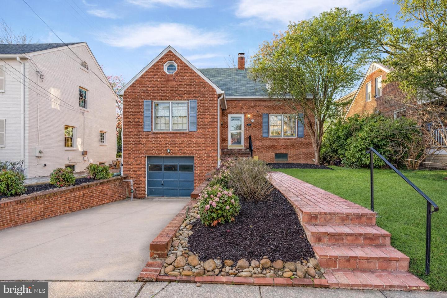 2420 CAMERON MILLS RD, ALEXANDRIA, Virginia 22302, 3 Bedrooms Bedrooms, ,2 BathroomsBathrooms,Residential,For sale,2420 CAMERON MILLS RD,VAAX2054552 MLS # VAAX2054552