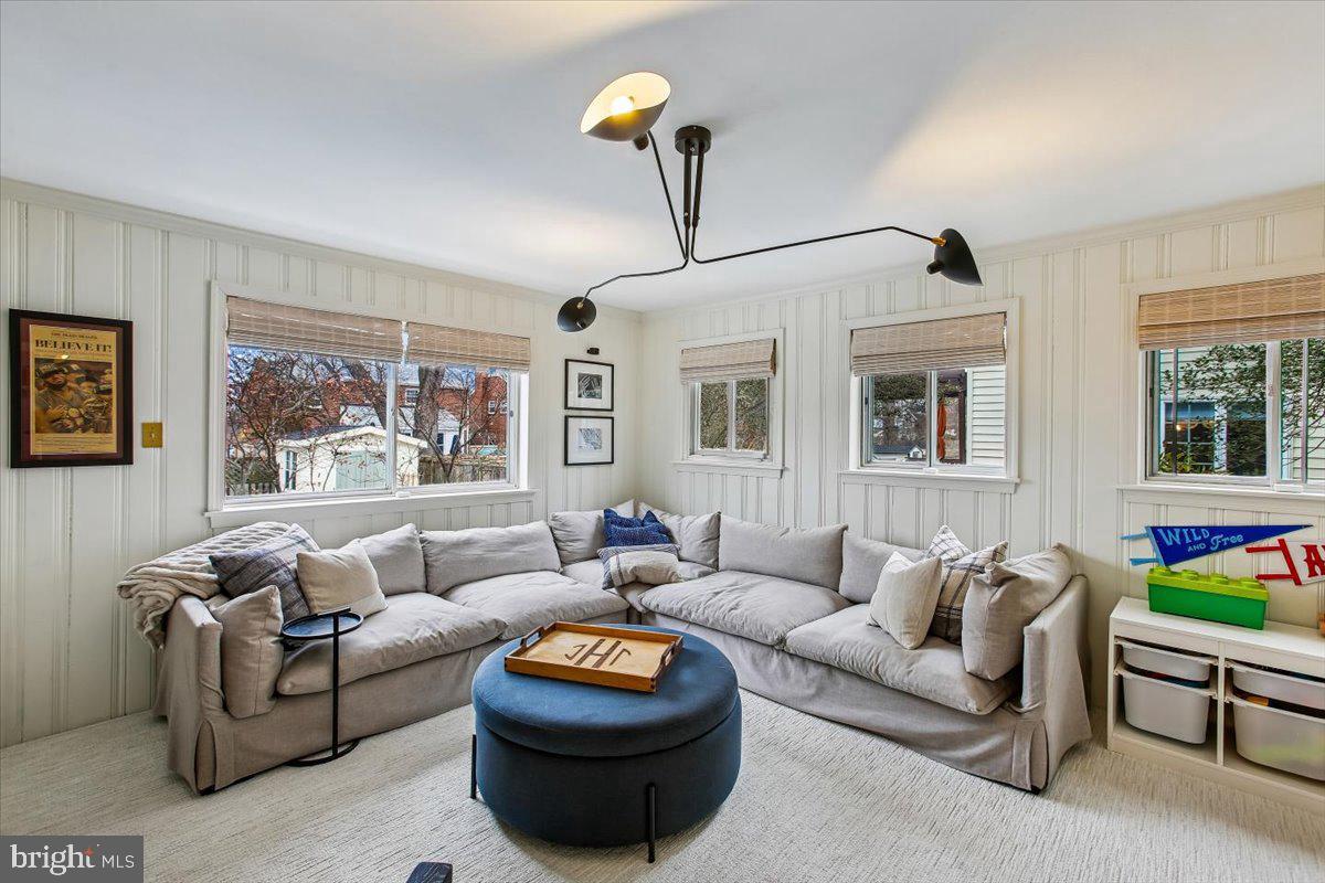 2609 DAVIS AVE., ALEXANDRIA, Virginia 22302, 3 Bedrooms Bedrooms, ,2 BathroomsBathrooms,Residential,For sale,2609 DAVIS AVE.,VAAX2054564 MLS # VAAX2054564