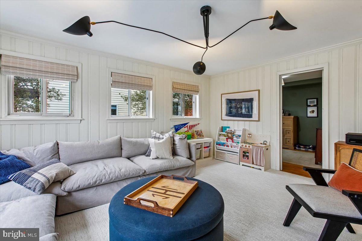 2609 DAVIS AVE., ALEXANDRIA, Virginia 22302, 3 Bedrooms Bedrooms, ,2 BathroomsBathrooms,Residential,For sale,2609 DAVIS AVE.,VAAX2054564 MLS # VAAX2054564