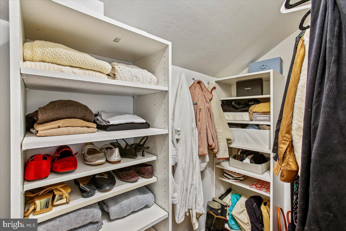 2609 DAVIS AVE., ALEXANDRIA, Virginia 22302, 3 Bedrooms Bedrooms, ,2 BathroomsBathrooms,Residential,For sale,2609 DAVIS AVE.,VAAX2054564 MLS # VAAX2054564