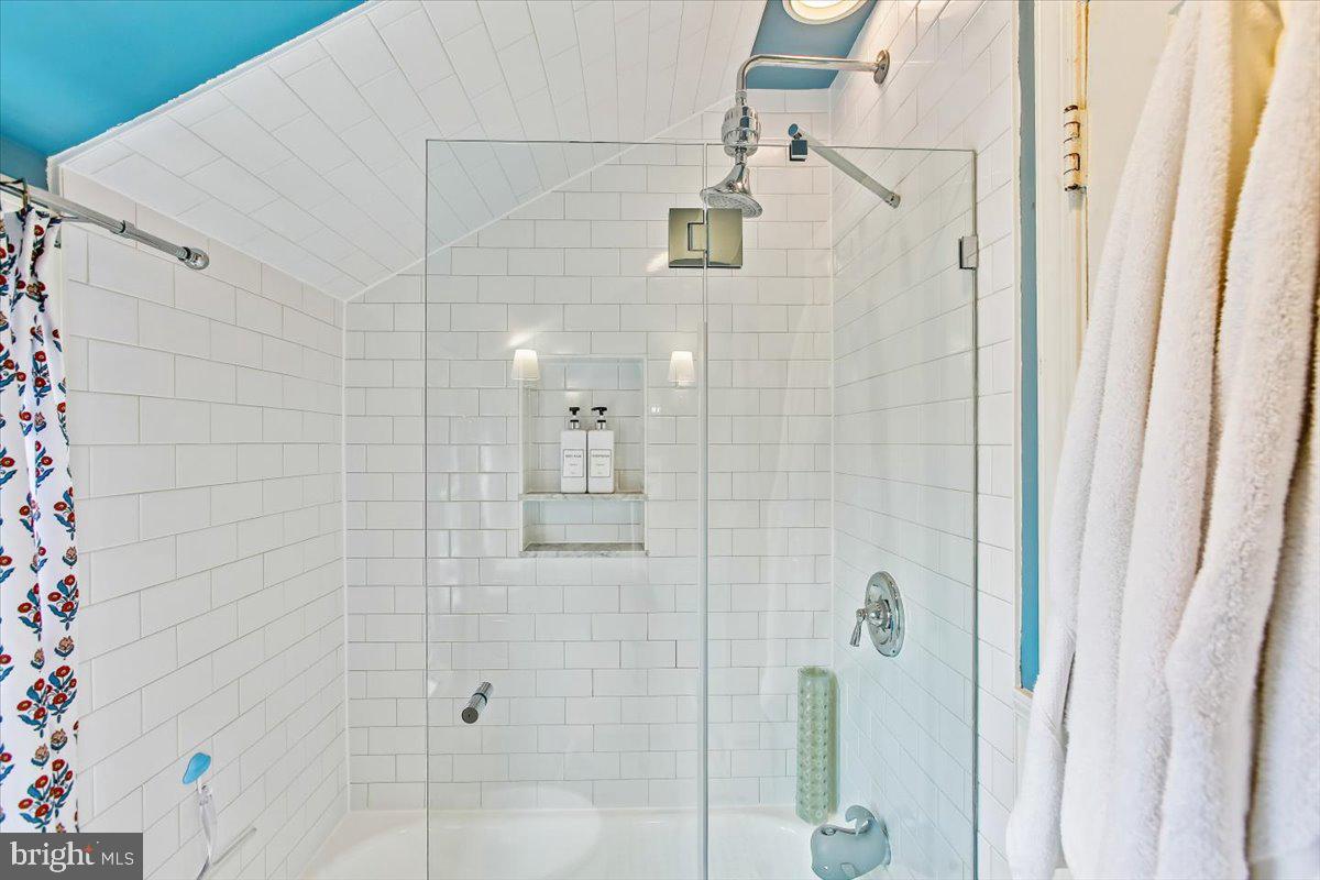 2609 DAVIS AVE., ALEXANDRIA, Virginia 22302, 3 Bedrooms Bedrooms, ,2 BathroomsBathrooms,Residential,For sale,2609 DAVIS AVE.,VAAX2054564 MLS # VAAX2054564