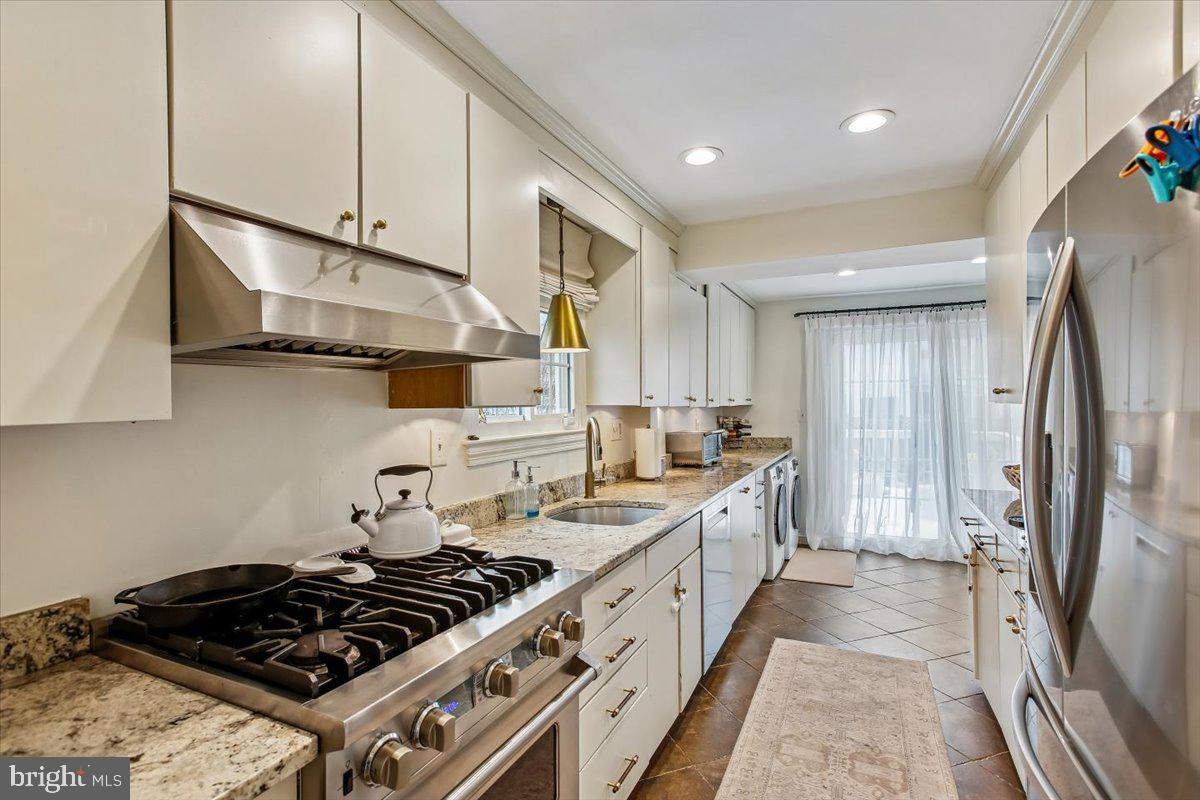 2609 DAVIS AVE., ALEXANDRIA, Virginia 22302, 3 Bedrooms Bedrooms, ,2 BathroomsBathrooms,Residential,For sale,2609 DAVIS AVE.,VAAX2054564 MLS # VAAX2054564