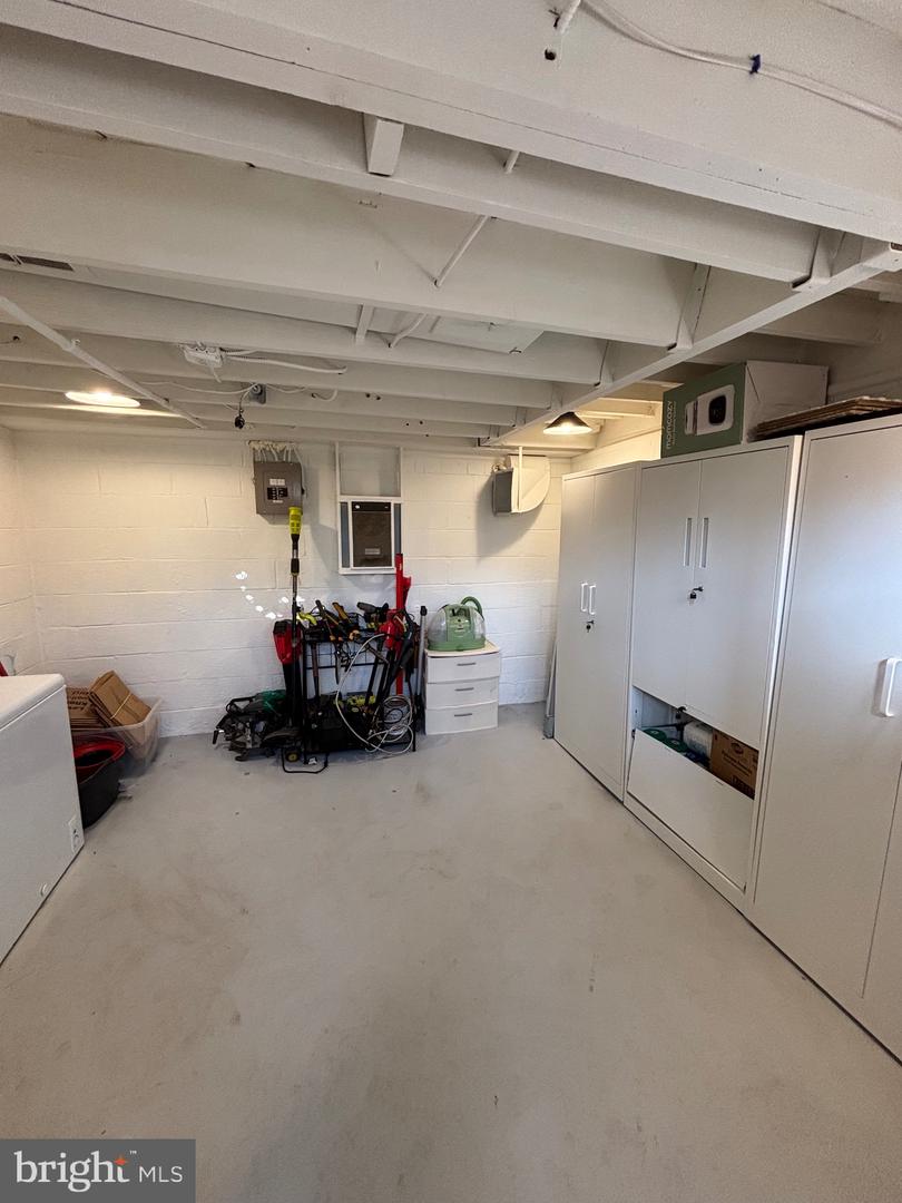 2609 DAVIS AVE., ALEXANDRIA, Virginia 22302, 3 Bedrooms Bedrooms, ,2 BathroomsBathrooms,Residential,For sale,2609 DAVIS AVE.,VAAX2054564 MLS # VAAX2054564