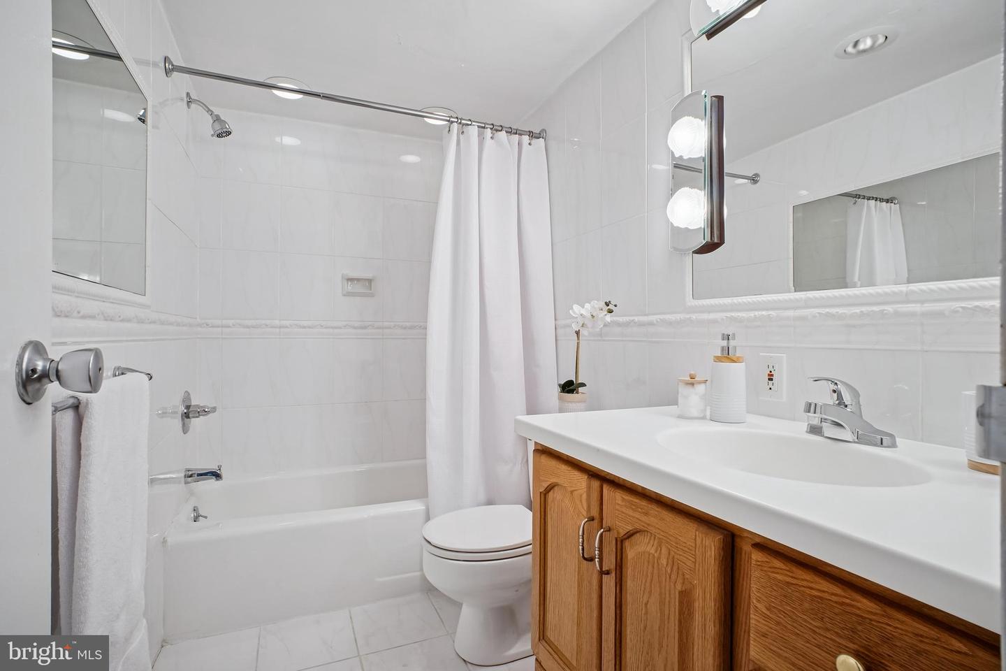 3001 VEAZEY TER NW #1505, WASHINGTON, District Of Columbia 20008, 1 Bedroom Bedrooms, ,1 BathroomBathrooms,Residential,For sale,3001 VEAZEY TER NW #1505,DCDC2248126 MLS # DCDC2248126