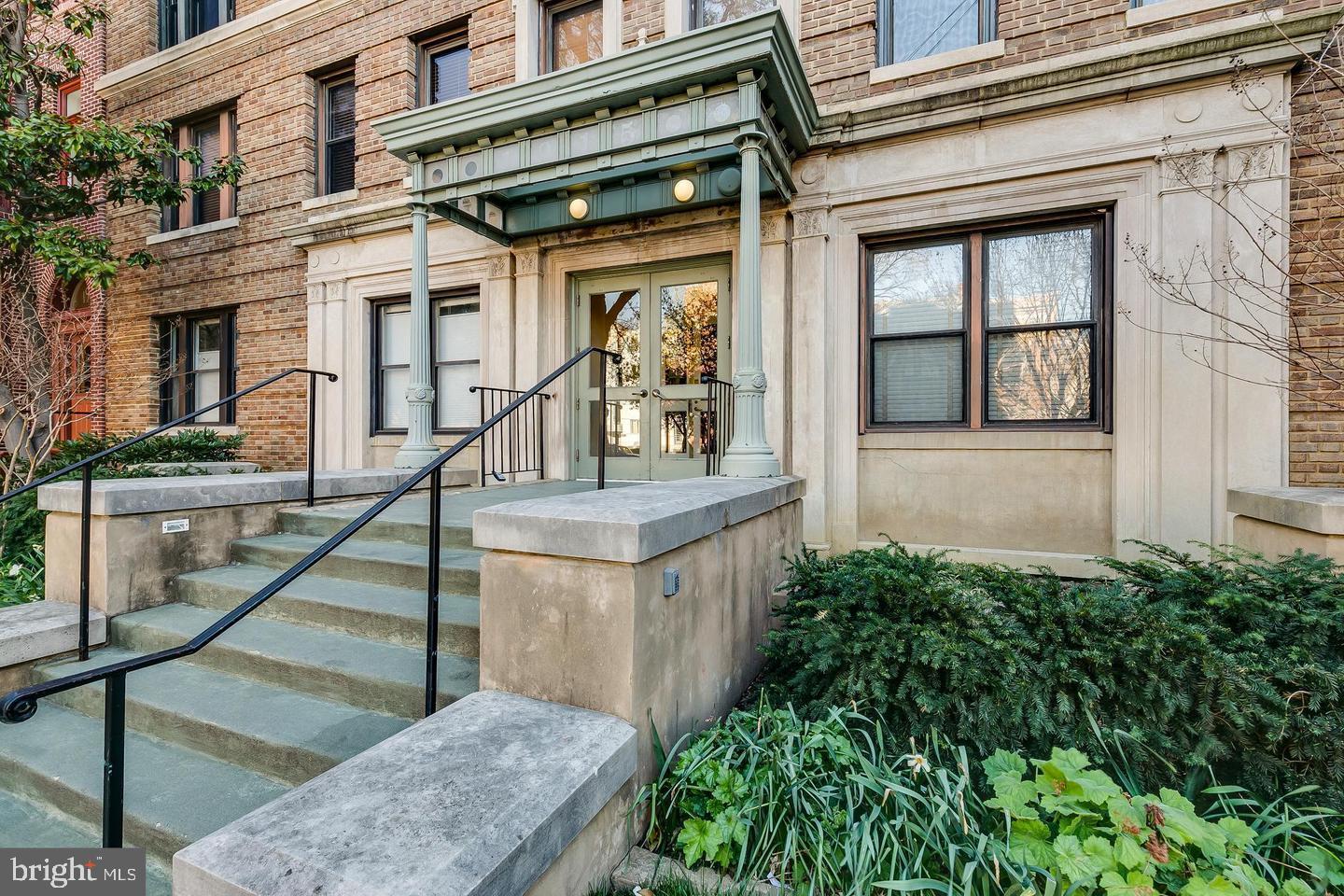 1915 16TH ST NW #203, WASHINGTON, District Of Columbia 20009, 1 Bedroom Bedrooms, 4 Rooms Rooms,1 BathroomBathrooms,Residential,For sale,1915 16TH ST NW #203,DCDC2248130 MLS # DCDC2248130