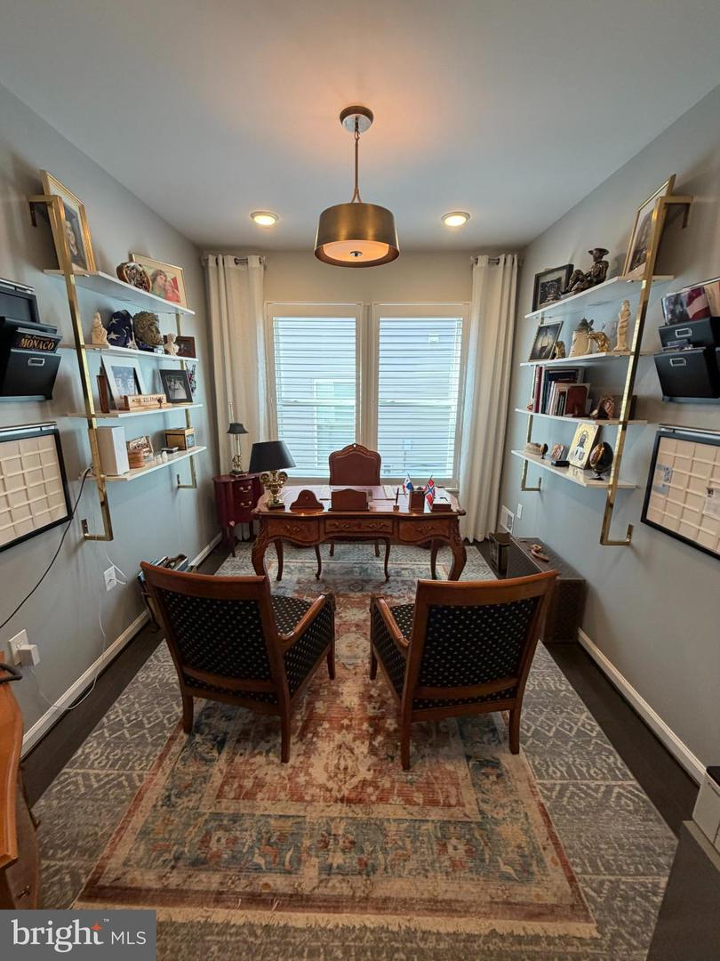 6863 MOONSTONE PEONY LN, HAYMARKET, Virginia 20169, 2 Bedrooms Bedrooms, 11 Rooms Rooms,2 BathroomsBathrooms,Residential,For sale,6863 MOONSTONE PEONY LN,VAPW2113430 MLS # VAPW2113430