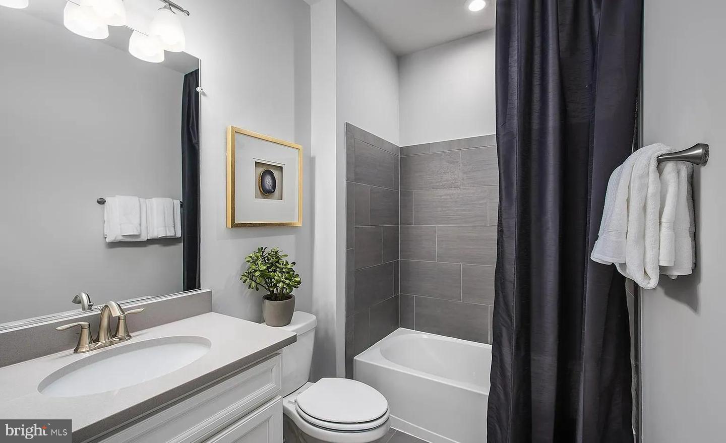 6863 MOONSTONE PEONY LN, HAYMARKET, Virginia 20169, 2 Bedrooms Bedrooms, 11 Rooms Rooms,2 BathroomsBathrooms,Residential,For sale,6863 MOONSTONE PEONY LN,VAPW2113430 MLS # VAPW2113430