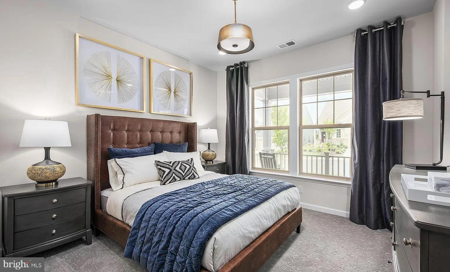 6863 MOONSTONE PEONY LN, HAYMARKET, Virginia 20169, 2 Bedrooms Bedrooms, 11 Rooms Rooms,2 BathroomsBathrooms,Residential,For sale,6863 MOONSTONE PEONY LN,VAPW2113430 MLS # VAPW2113430