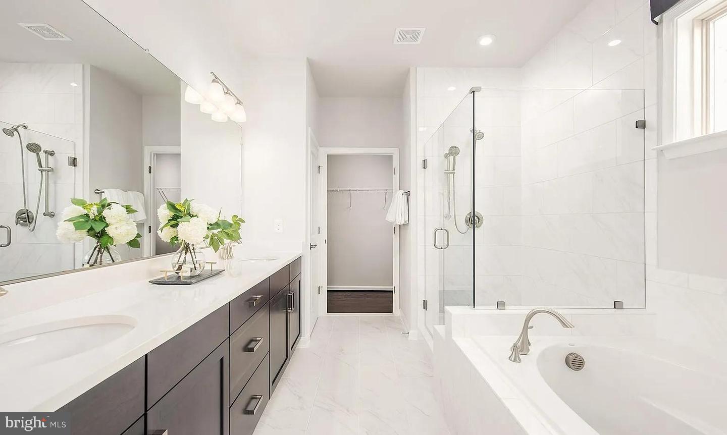 6863 MOONSTONE PEONY LN, HAYMARKET, Virginia 20169, 2 Bedrooms Bedrooms, 11 Rooms Rooms,2 BathroomsBathrooms,Residential,For sale,6863 MOONSTONE PEONY LN,VAPW2113430 MLS # VAPW2113430