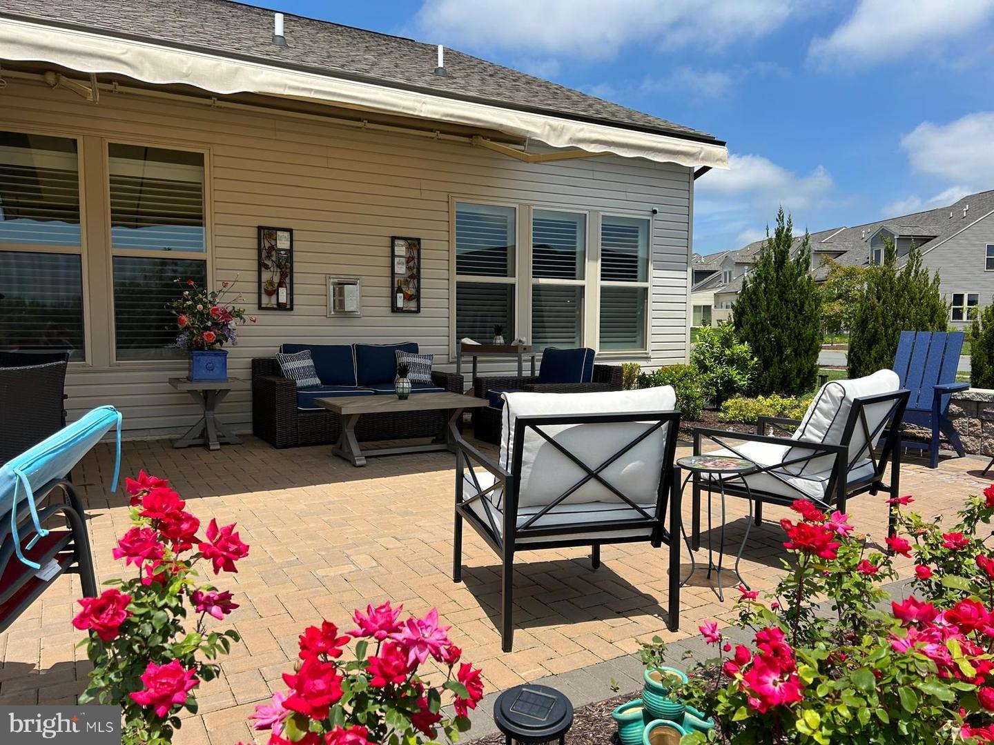 6863 MOONSTONE PEONY LN, HAYMARKET, Virginia 20169, 2 Bedrooms Bedrooms, 11 Rooms Rooms,2 BathroomsBathrooms,Residential,For sale,6863 MOONSTONE PEONY LN,VAPW2113430 MLS # VAPW2113430