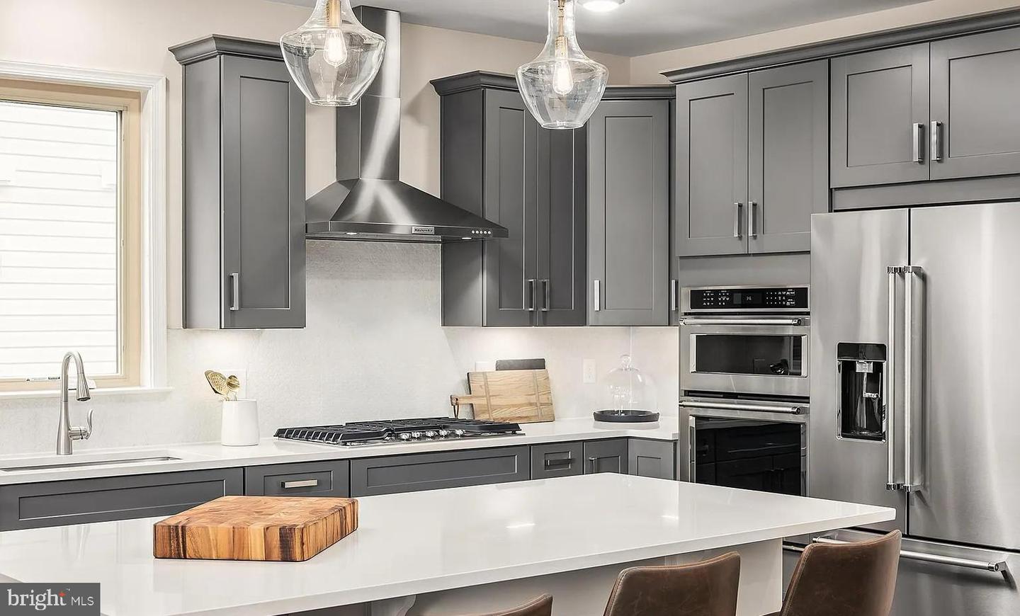 6863 MOONSTONE PEONY LN, HAYMARKET, Virginia 20169, 2 Bedrooms Bedrooms, 11 Rooms Rooms,2 BathroomsBathrooms,Residential,For sale,6863 MOONSTONE PEONY LN,VAPW2113430 MLS # VAPW2113430