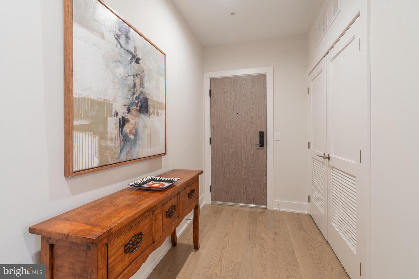 737 SWANN AVE #402, ALEXANDRIA, Virginia 22301, 2 Bedrooms Bedrooms, ,2 BathroomsBathrooms,Residential,For sale,737 SWANN AVE #402,VAAX2054572 MLS # VAAX2054572