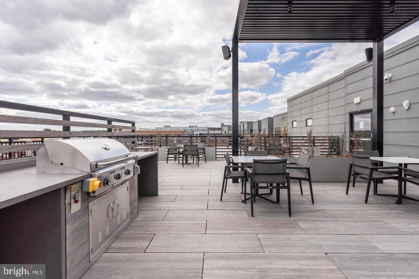 737 SWANN AVE #402, ALEXANDRIA, Virginia 22301, 2 Bedrooms Bedrooms, ,2 BathroomsBathrooms,Residential,For sale,737 SWANN AVE #402,VAAX2054572 MLS # VAAX2054572