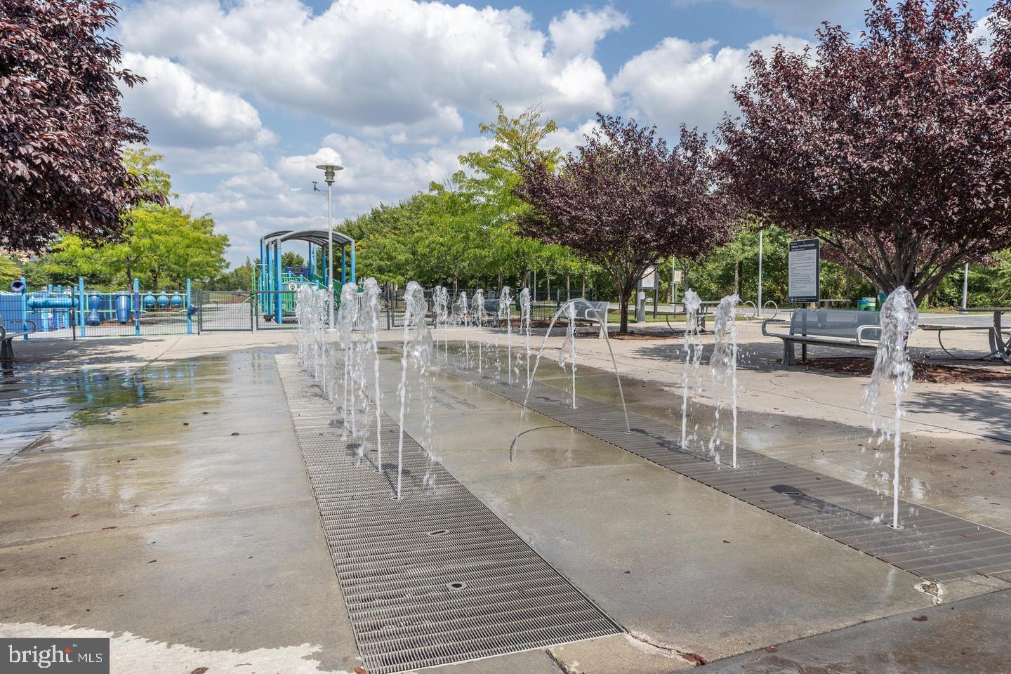 737 SWANN AVE #402, ALEXANDRIA, Virginia 22301, 2 Bedrooms Bedrooms, ,2 BathroomsBathrooms,Residential,For sale,737 SWANN AVE #402,VAAX2054572 MLS # VAAX2054572