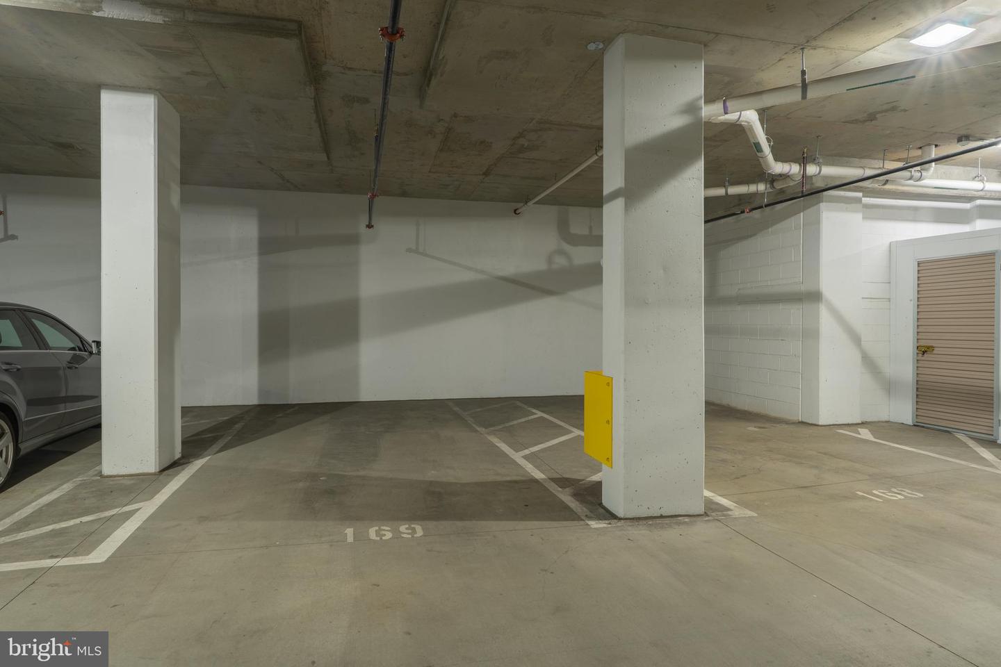 737 SWANN AVE #402, ALEXANDRIA, Virginia 22301, 2 Bedrooms Bedrooms, ,2 BathroomsBathrooms,Residential,For sale,737 SWANN AVE #402,VAAX2054572 MLS # VAAX2054572