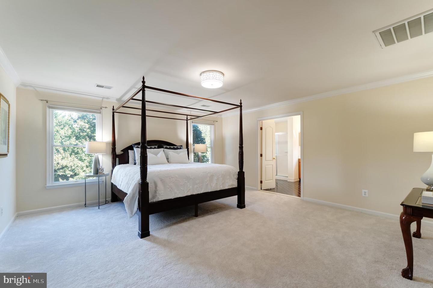 12704 AUTUMN CREST DR, OAK HILL, Virginia 20171, 4 Bedrooms Bedrooms, ,4 BathroomsBathrooms,Residential,For sale,12704 AUTUMN CREST DR,VAFX2293134 MLS # VAFX2293134