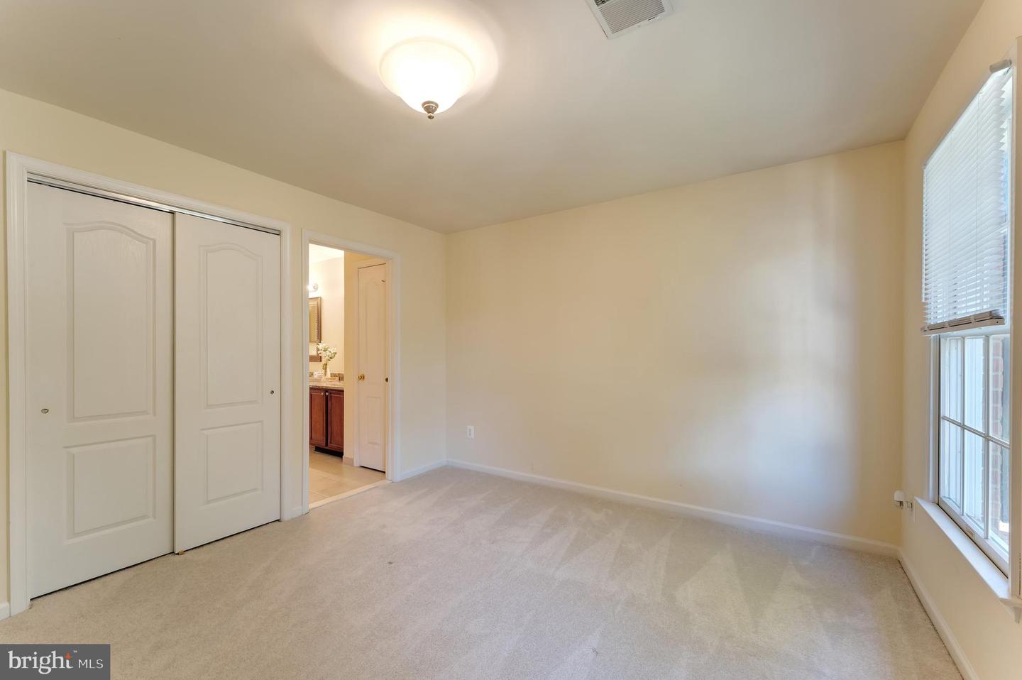 12704 AUTUMN CREST DR, OAK HILL, Virginia 20171, 4 Bedrooms Bedrooms, ,4 BathroomsBathrooms,Residential,For sale,12704 AUTUMN CREST DR,VAFX2293134 MLS # VAFX2293134