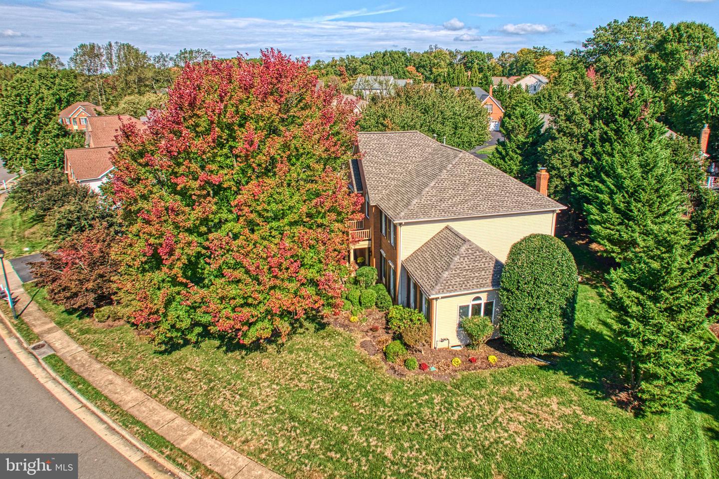 12704 AUTUMN CREST DR, OAK HILL, Virginia 20171, 4 Bedrooms Bedrooms, ,4 BathroomsBathrooms,Residential,For sale,12704 AUTUMN CREST DR,VAFX2293134 MLS # VAFX2293134