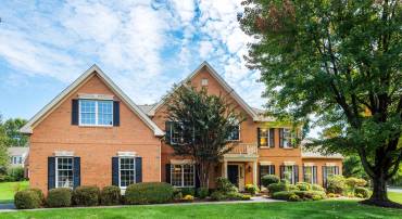 12704 AUTUMN CREST DR, OAK HILL, Virginia 20171, 4 Bedrooms Bedrooms, ,4 BathroomsBathrooms,Residential,For sale,12704 AUTUMN CREST DR,VAFX2293134 MLS # VAFX2293134