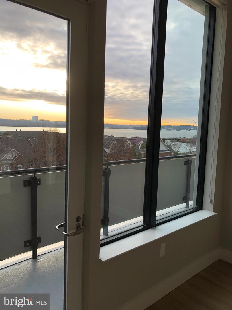 801 N FAIRFAX ST #421, ALEXANDRIA, Virginia 22314, 2 Bedrooms Bedrooms, ,2 BathroomsBathrooms,Residential,For sale,801 N FAIRFAX ST #421,VAAX2054574 MLS # VAAX2054574