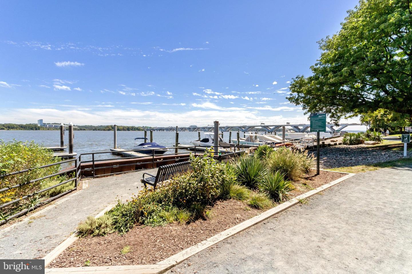 801 N FAIRFAX ST #421, ALEXANDRIA, Virginia 22314, 2 Bedrooms Bedrooms, ,2 BathroomsBathrooms,Residential,For sale,801 N FAIRFAX ST #421,VAAX2054574 MLS # VAAX2054574