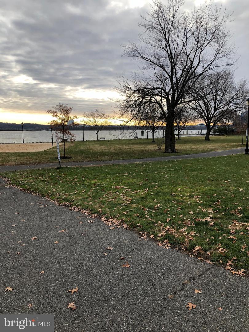 801 N FAIRFAX ST #421, ALEXANDRIA, Virginia 22314, 2 Bedrooms Bedrooms, ,2 BathroomsBathrooms,Residential,For sale,801 N FAIRFAX ST #421,VAAX2054574 MLS # VAAX2054574