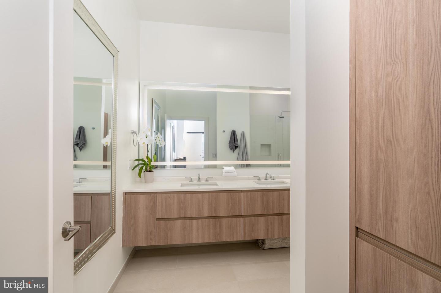 737 SWANN AVE #607, ALEXANDRIA, Virginia 22301, 1 Bedroom Bedrooms, ,2 BathroomsBathrooms,Residential,For sale,737 SWANN AVE #607,VAAX2054576 MLS # VAAX2054576