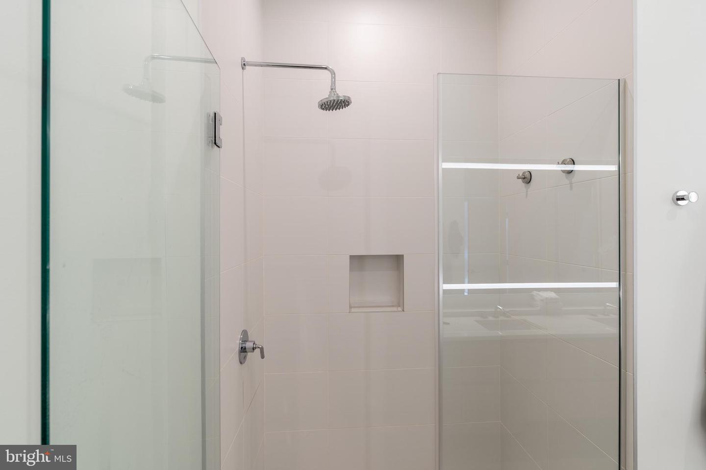 737 SWANN AVE #607, ALEXANDRIA, Virginia 22301, 1 Bedroom Bedrooms, ,2 BathroomsBathrooms,Residential,For sale,737 SWANN AVE #607,VAAX2054576 MLS # VAAX2054576