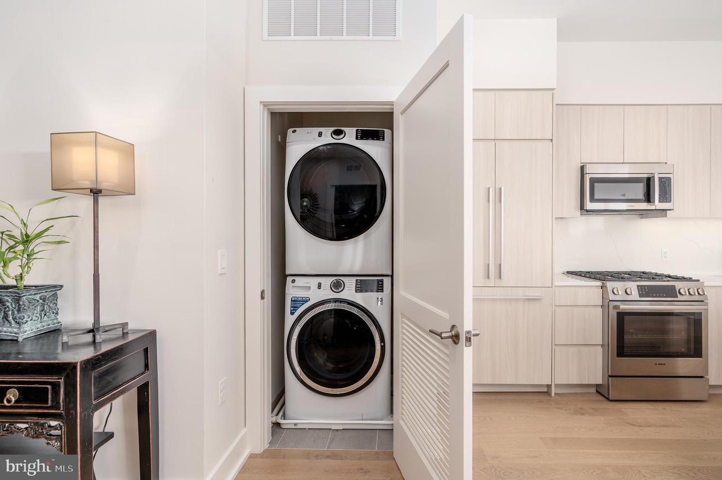 737 SWANN AVE #607, ALEXANDRIA, Virginia 22301, 1 Bedroom Bedrooms, ,2 BathroomsBathrooms,Residential,For sale,737 SWANN AVE #607,VAAX2054576 MLS # VAAX2054576