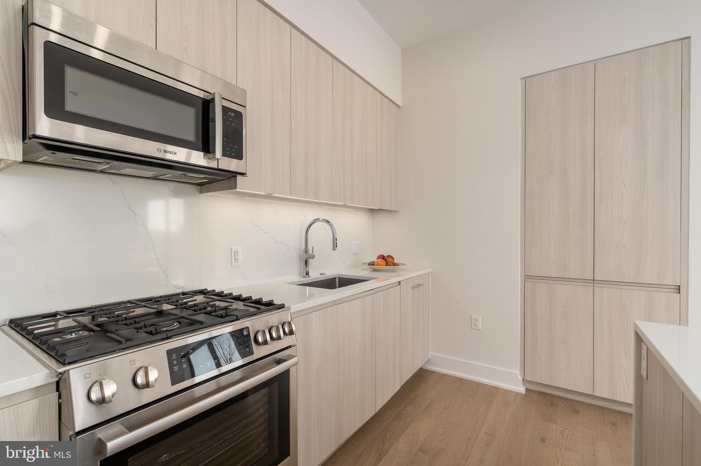 737 SWANN AVE #607, ALEXANDRIA, Virginia 22301, 1 Bedroom Bedrooms, ,2 BathroomsBathrooms,Residential,For sale,737 SWANN AVE #607,VAAX2054576 MLS # VAAX2054576