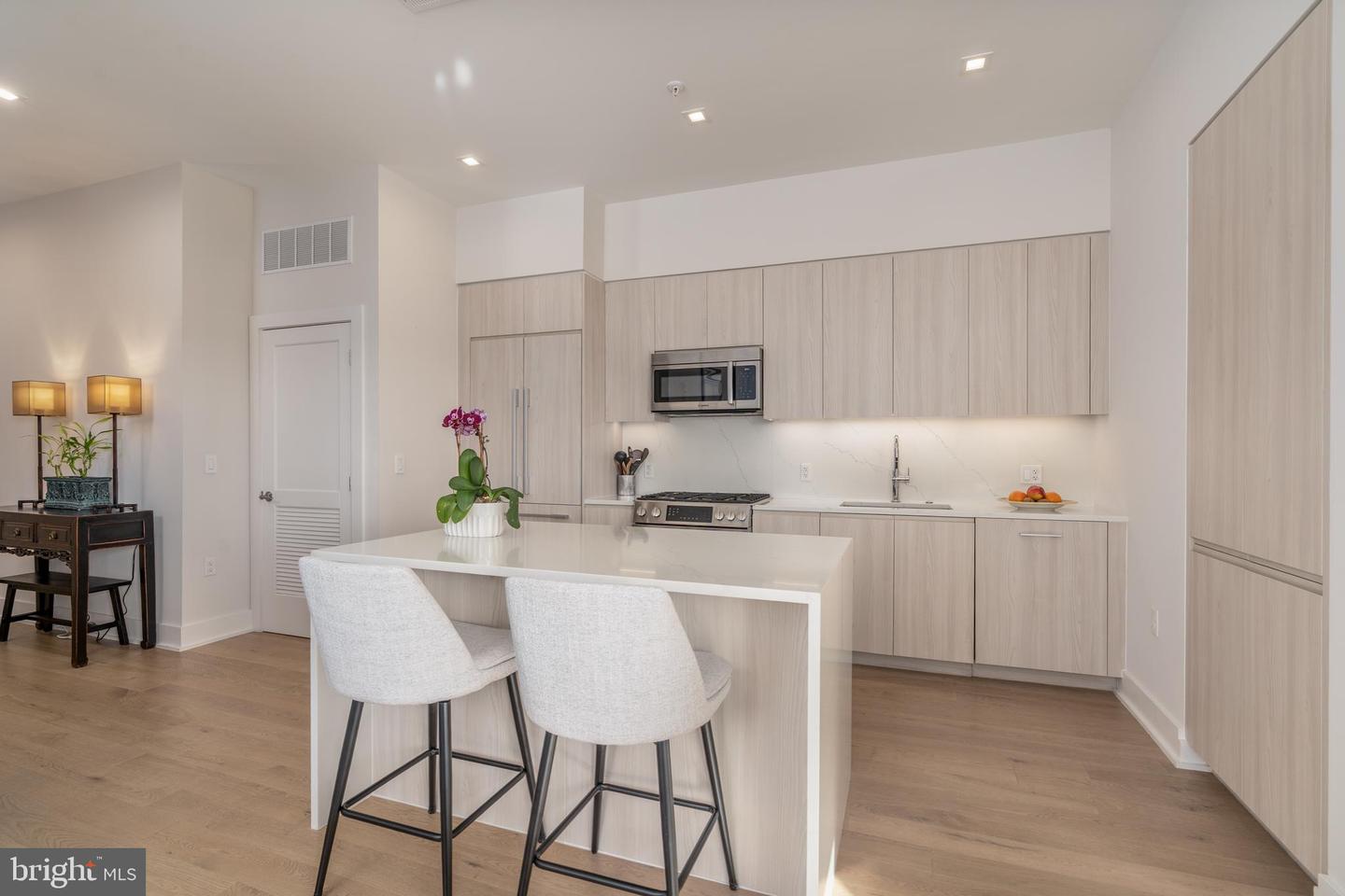 737 SWANN AVE #607, ALEXANDRIA, Virginia 22301, 1 Bedroom Bedrooms, ,2 BathroomsBathrooms,Residential,For sale,737 SWANN AVE #607,VAAX2054576 MLS # VAAX2054576