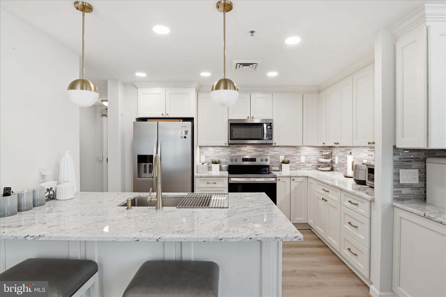 1000 N RANDOLPH ST #209, ARLINGTON, Virginia 22201, 3 Bedrooms Bedrooms, ,2 BathroomsBathrooms,Residential,For sale,1000 N RANDOLPH ST #209,VAAR2069410 MLS # VAAR2069410