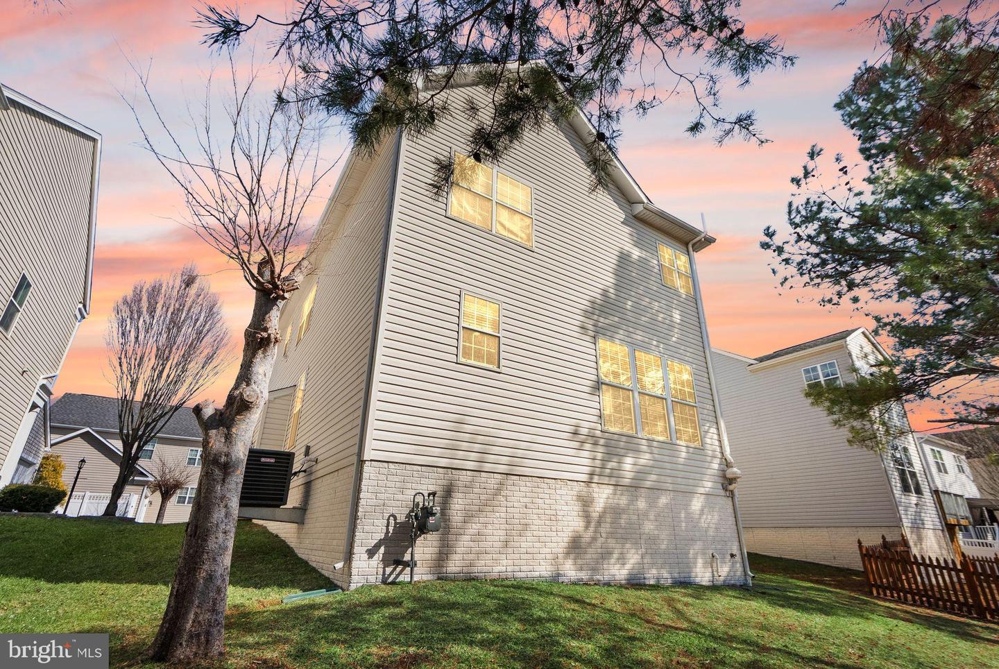 8886 SCREECH OWL CT, GAINESVILLE, Virginia 20155, 4 Bedrooms Bedrooms, 8 Rooms Rooms,3 BathroomsBathrooms,Residential,For sale,8886 SCREECH OWL CT,VAPW2113438 MLS # VAPW2113438